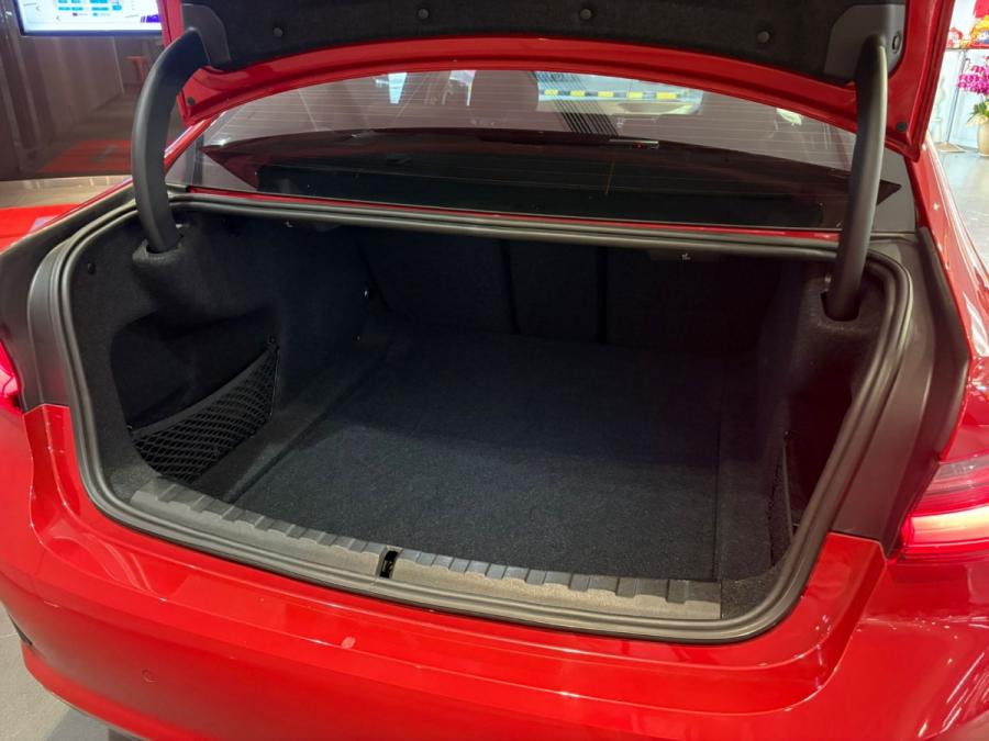 318i Saloon Sport - Image 5